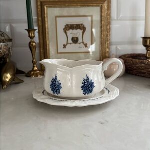 Mayhill Federalist Ironstone Gravy Boat/Plate Japan White Blue Floral Scalloped